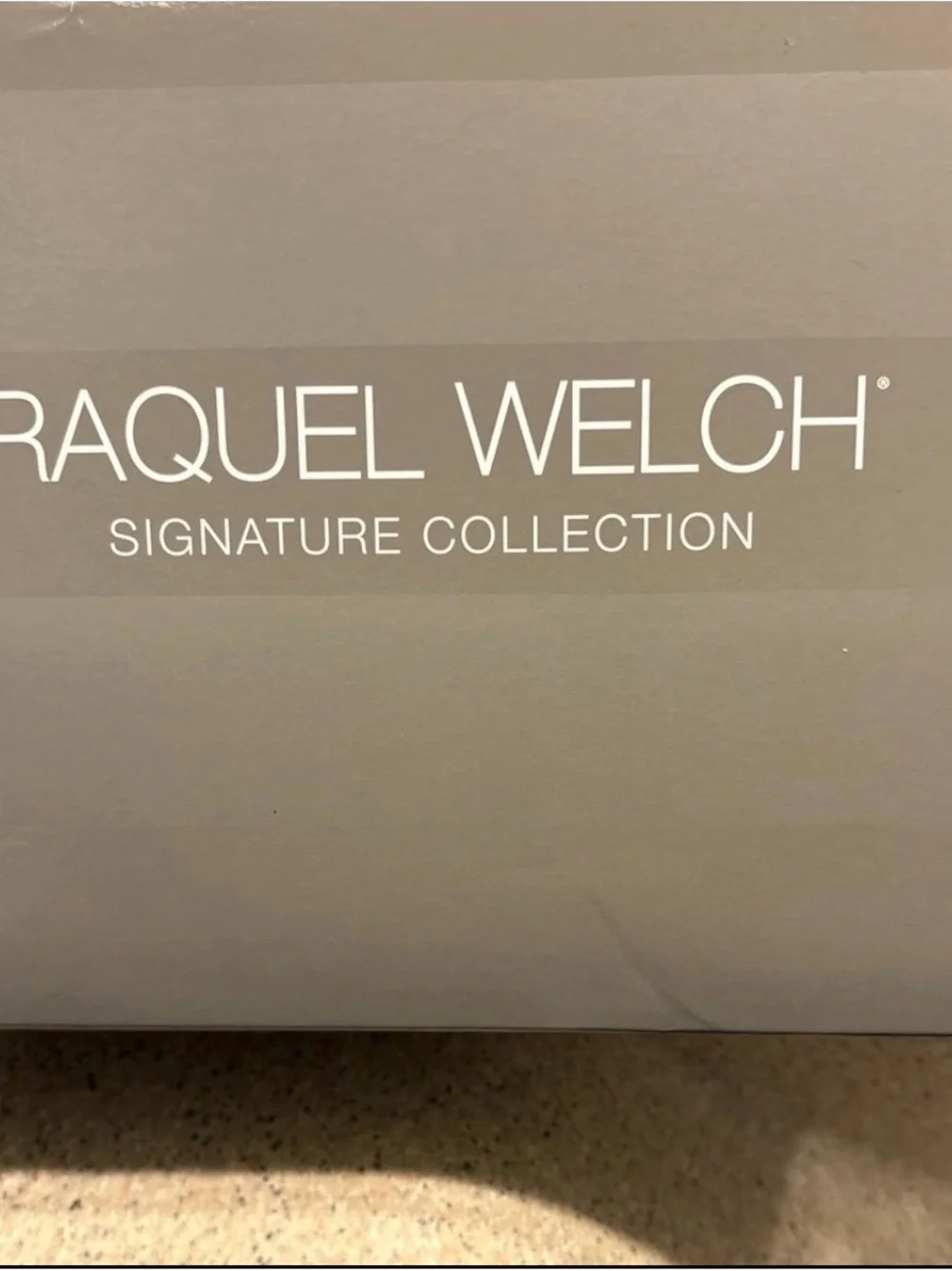 Raquel Welch Wig Play It Straight R12/26H Honey Pecan